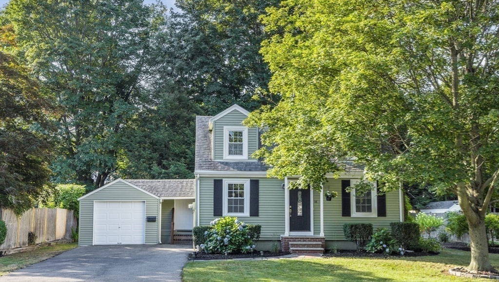 18 Wescroft Road Reading, MA 01867 - Photo 3 of 42 Gallery Image 3