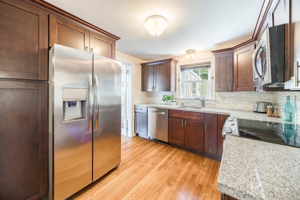18 Wescroft Road Reading, MA 01867 - Photo 8 of 42 Gallery Image 8