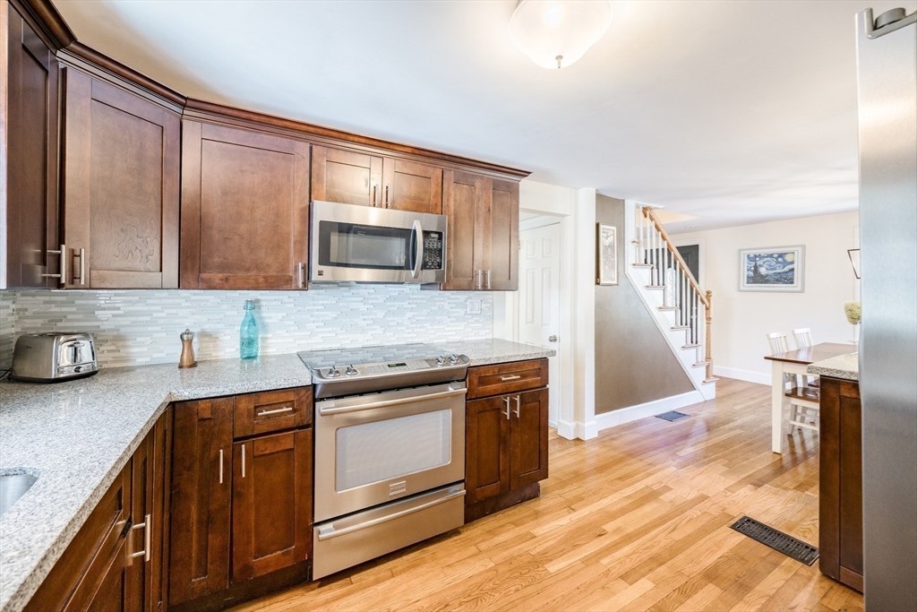 18 Wescroft Road Reading, MA 01867 - Photo 10 of 42 Gallery Image 10