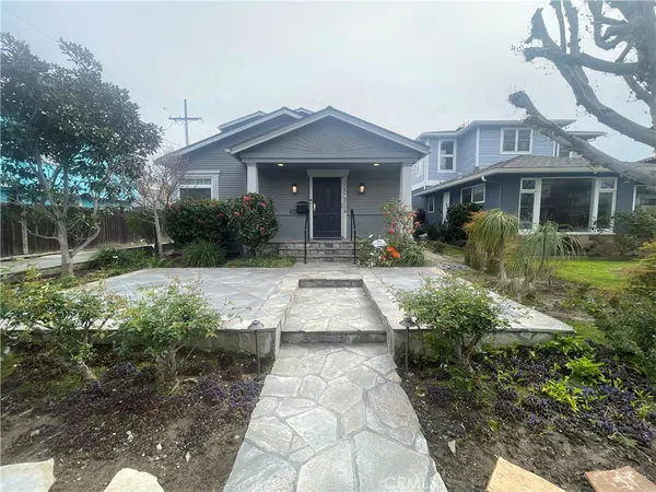 $5,900 | 220 Baltimore Avenue, Huntington Beach, CA 92648