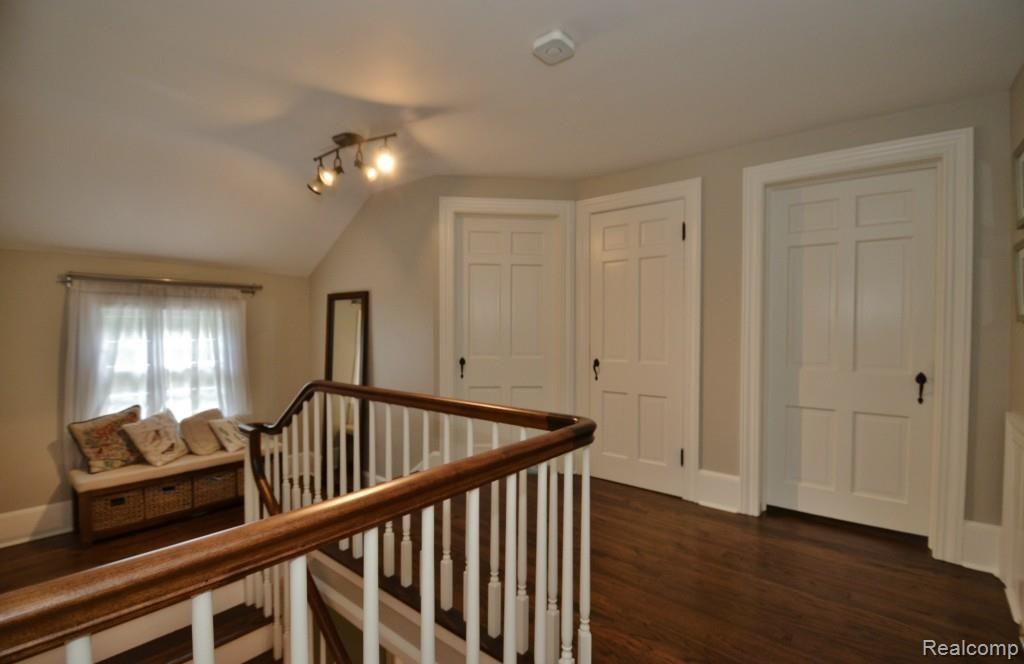 32401 Romsey Road Franklin, MI 48025 - Photo 25 of 30 upper hallway.jpg