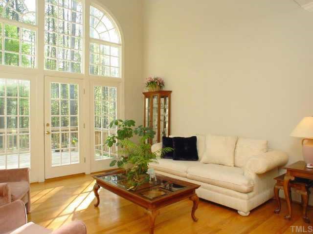 5812 Stone Canyon Court Raleigh, NC 27613 - Photo 3 of 10 Living Room