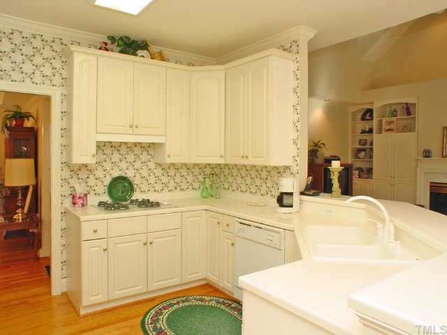 5812 Stone Canyon Court Raleigh, NC 27613 - Photo 4 of 10 Kitchen
