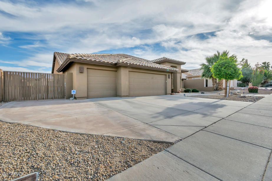 2039 East Tecoma Road Phoenix, AZ 85048 - Photo 2 of 25 DSC_4539