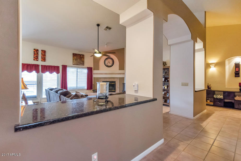 2039 East Tecoma Road Phoenix, AZ 85048 - Photo 4 of 25 DSC_4497