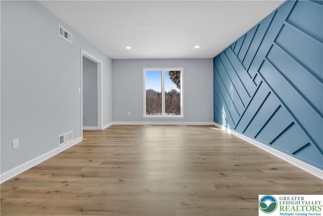 15 Spring Water Court Easton, PA 18042 - Photo 22 of 58 Living Room