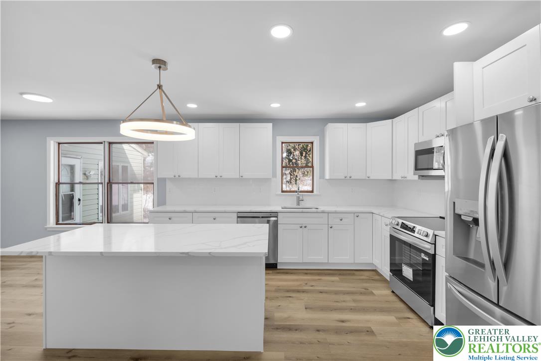 15 Spring Water Court Easton, PA 18042 - Photo 27 of 58 Center Island