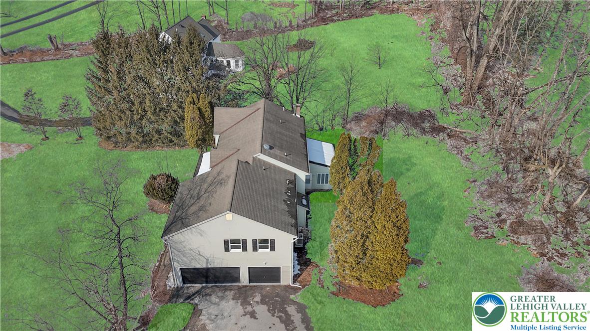 15 Spring Water Court Easton, PA 18042 - Photo 5 of 51 Three car side entry garage