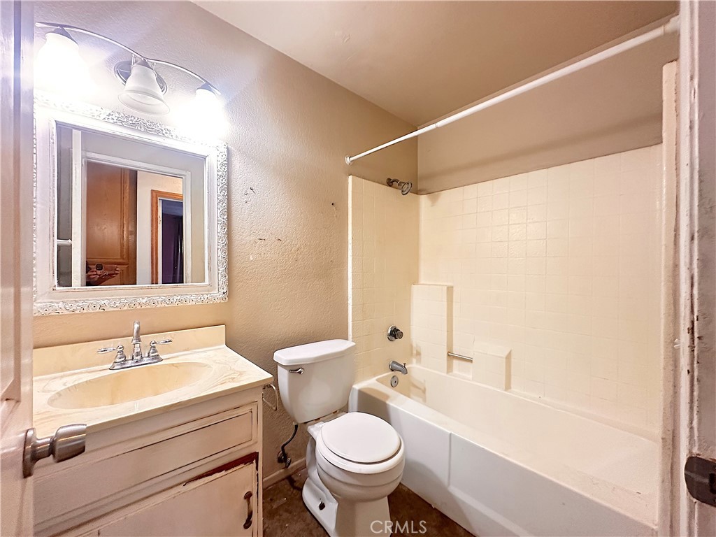 14585 Long View Drive Fontana, CA 92337 - Photo 13 of 27