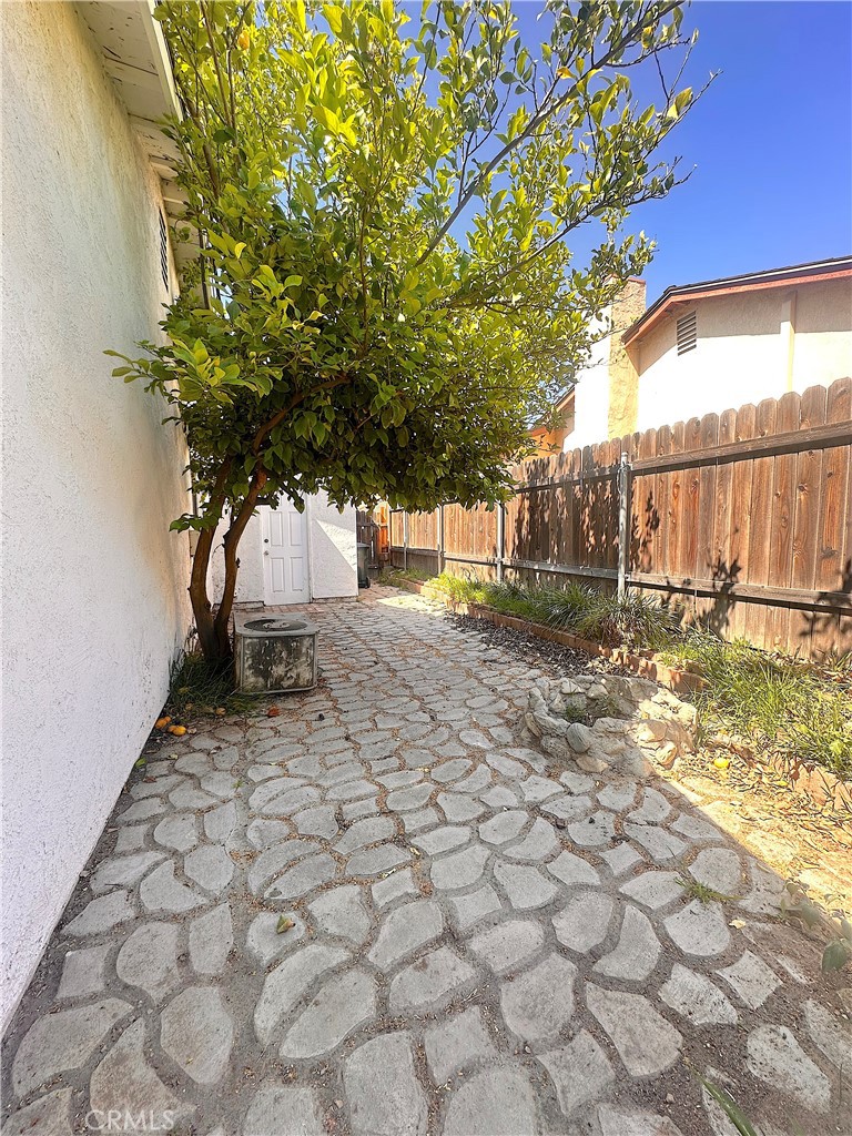 14585 Long View Drive Fontana, CA 92337 - Photo 20 of 27