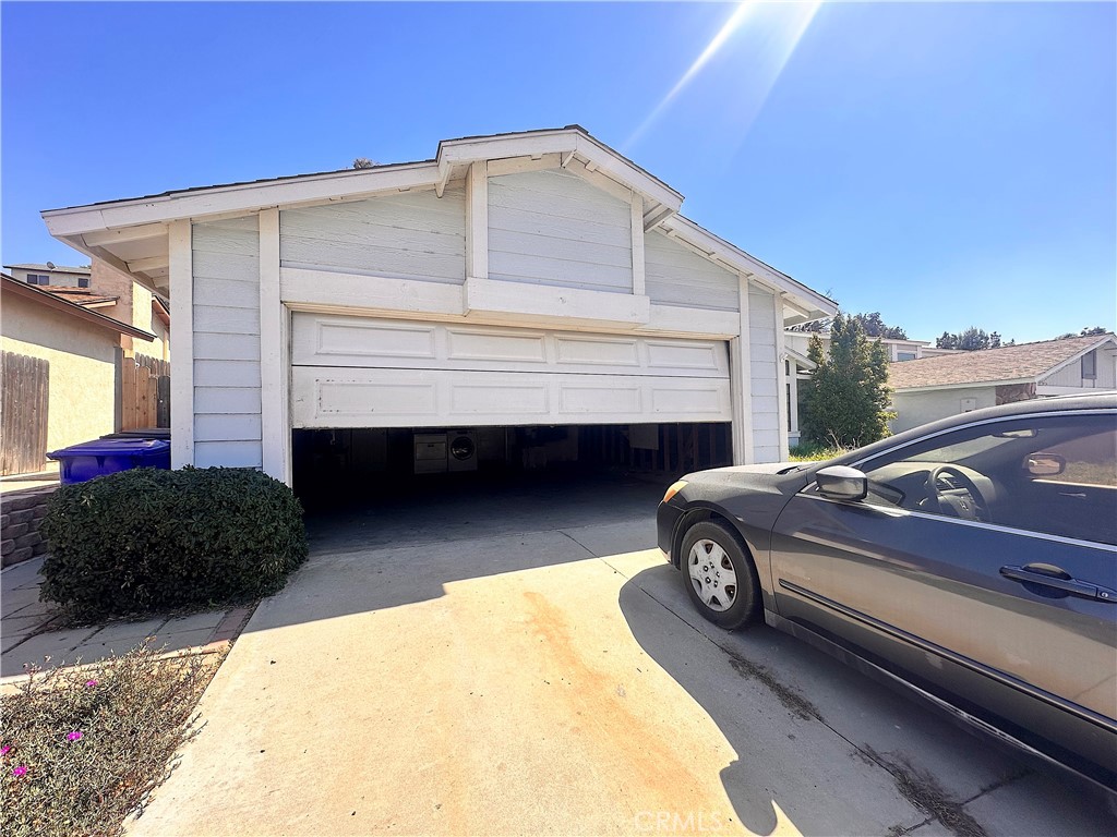 14585 Long View Drive Fontana, CA 92337 - Photo 26 of 27