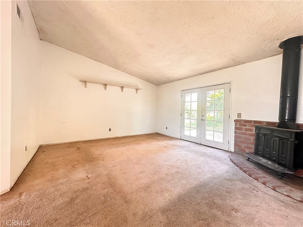 14585 Long View Drive Fontana, CA 92337 - Photo 6 of 27