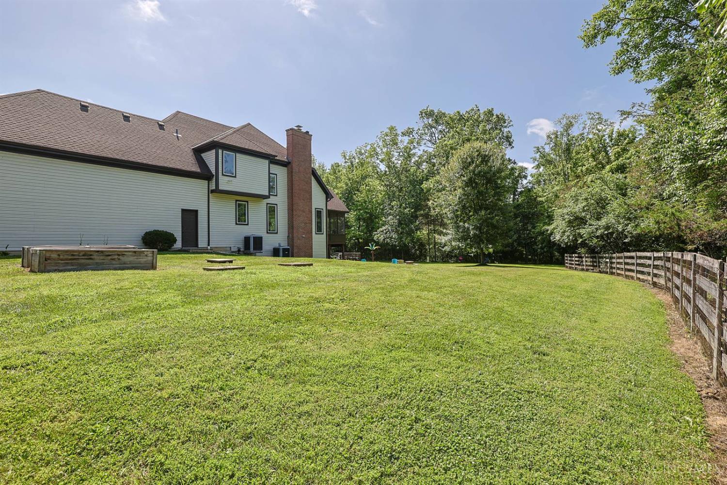 723 Nunner Road Maineville, OH 45039 - Photo 69 of 98 Side yard