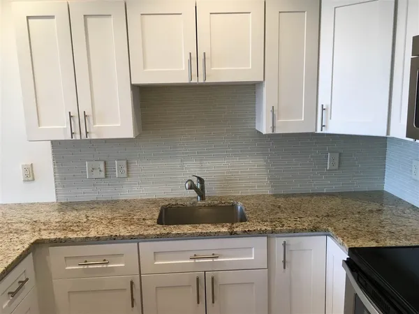 $2,139 | 875 Elm Street, Unit 806, Manchester, NH 03101