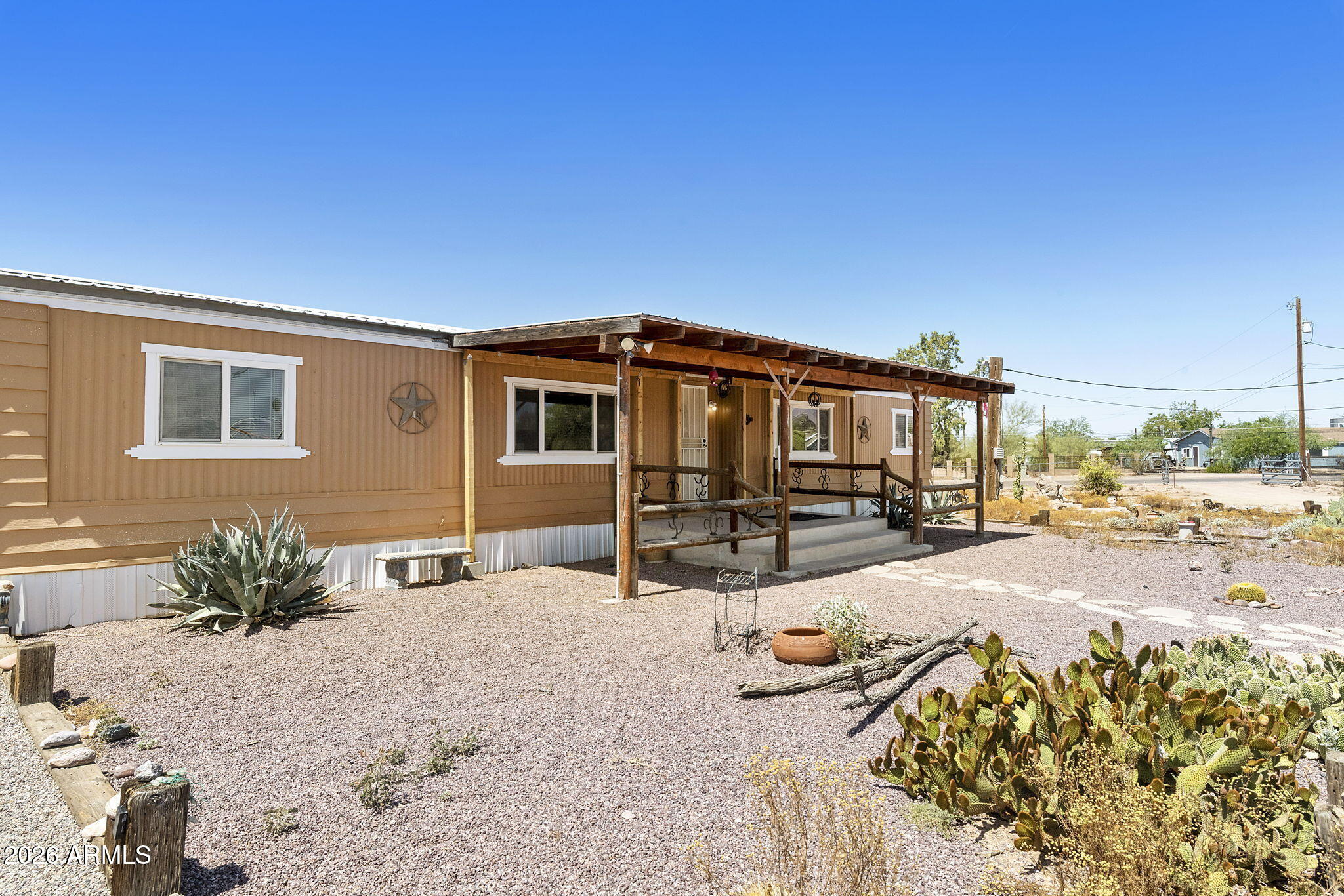 293 South Belaire Road Apache Junction, AZ 85119 - Photo 2 of 39 1-web-or-mls-DLB_7088 - Copy