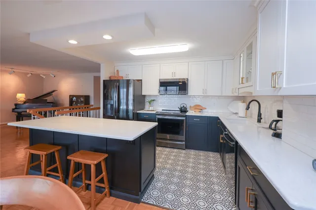 $699,900 | 108 Cliffside Drive, South Bristol, NY 14424