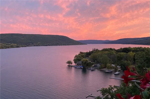 $699,900 | 108 Cliffside Drive, South Bristol, NY 14424