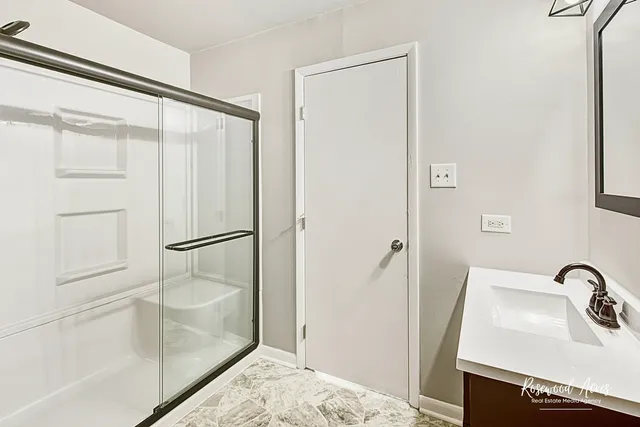 $159,900 | 453 South Dearborn Avenue, Bradley, IL 60915