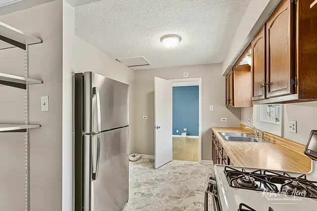 $159,900 | 453 South Dearborn Avenue, Bradley, IL 60915