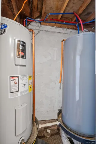 a view of utility room