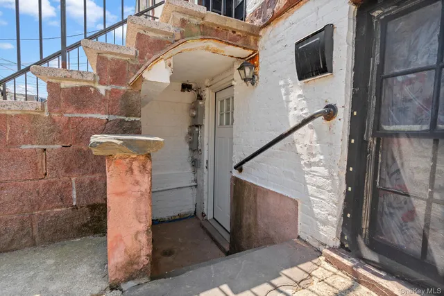 a view of a storage & utility room