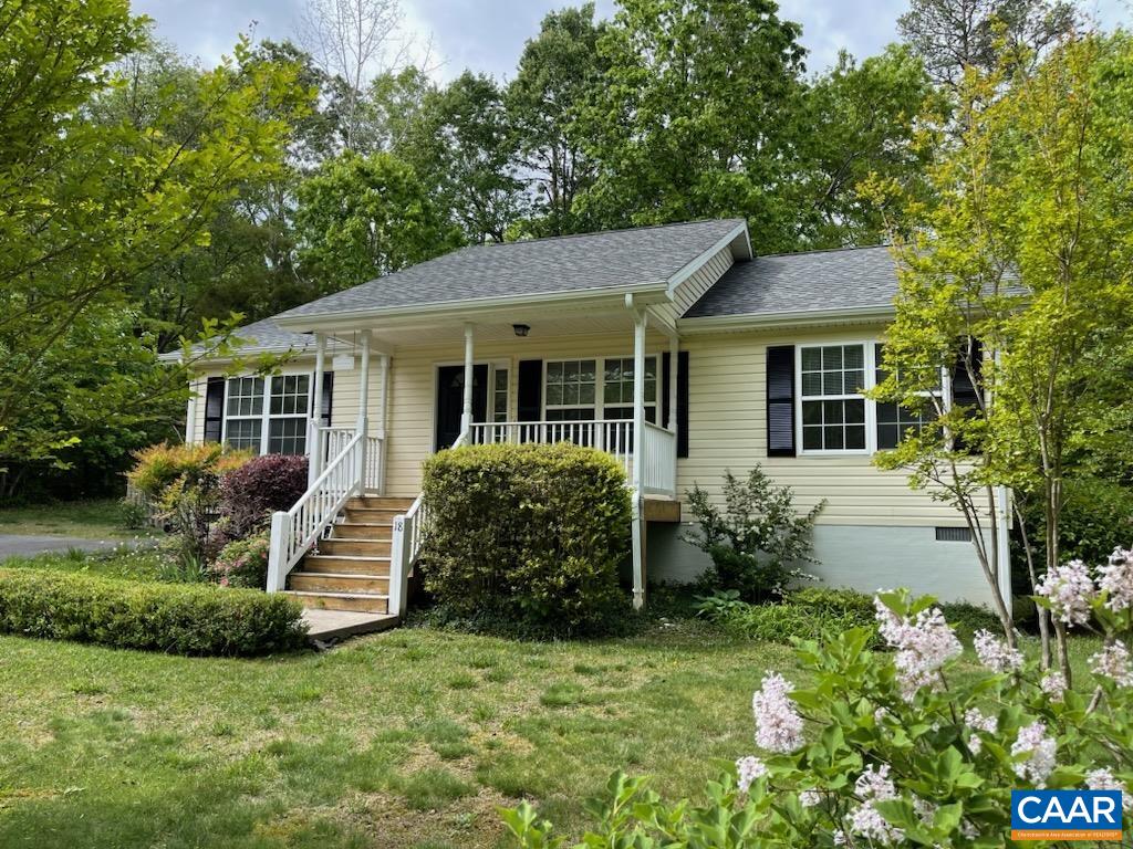 18 Loblolly Road Palmyra, VA 22963 - Photo 1 of 41 a front view of house with yard and green space