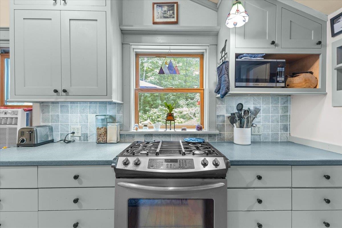 61 Bear Road Warren, VT 05674 - Photo 4 of 60 Gallery Image 4