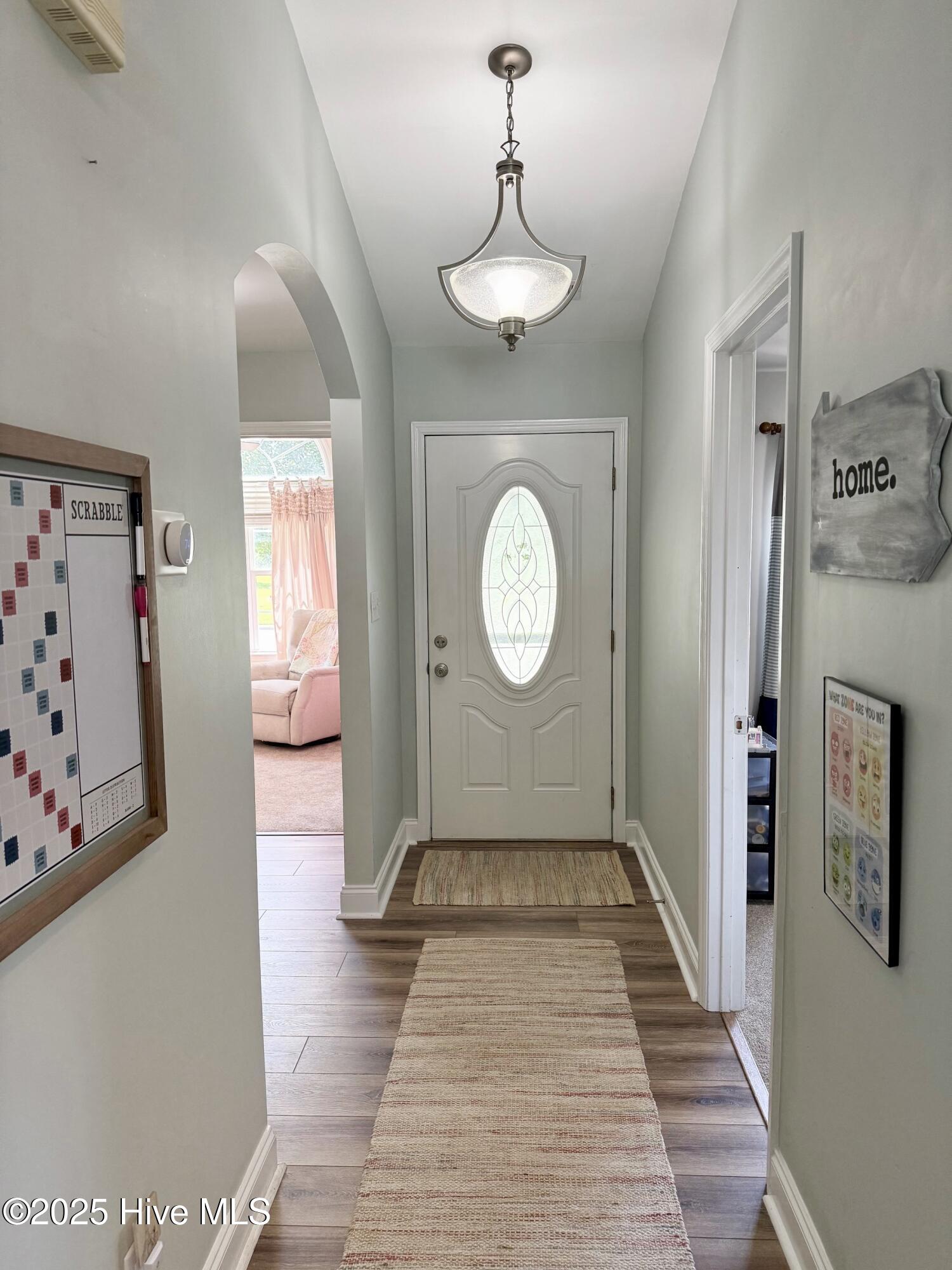 318 Conner Grant Road New Bern, NC 28562 - Photo 9 of 34 Foyer