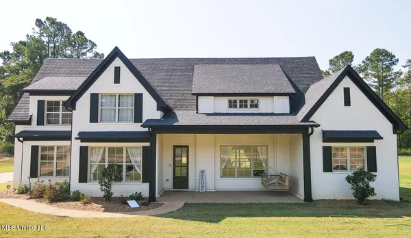 $445,000 | 481 Poplar Lane, Holly Springs, MS 38635