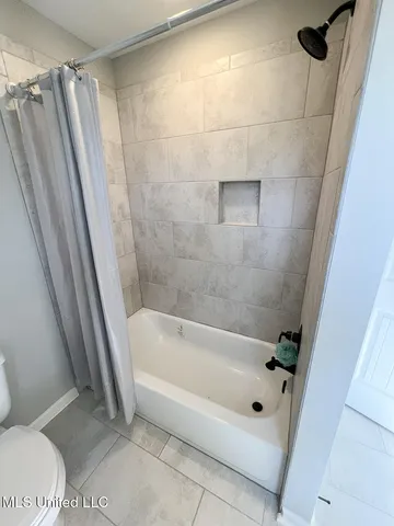 $449,990 | 481 Poplar Lane, Holly Springs, MS 38635