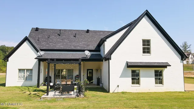 $449,990 | 481 Poplar Lane, Holly Springs, MS 38635