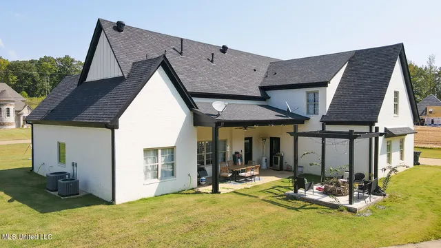 $449,990 | 481 Poplar Lane, Holly Springs, MS 38635