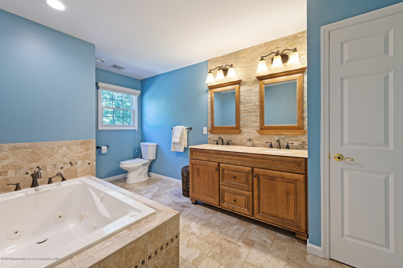 2073 Bustleton Road Burlington, NJ 08016 - Photo 24 of 31 24_23Bathroom_mls