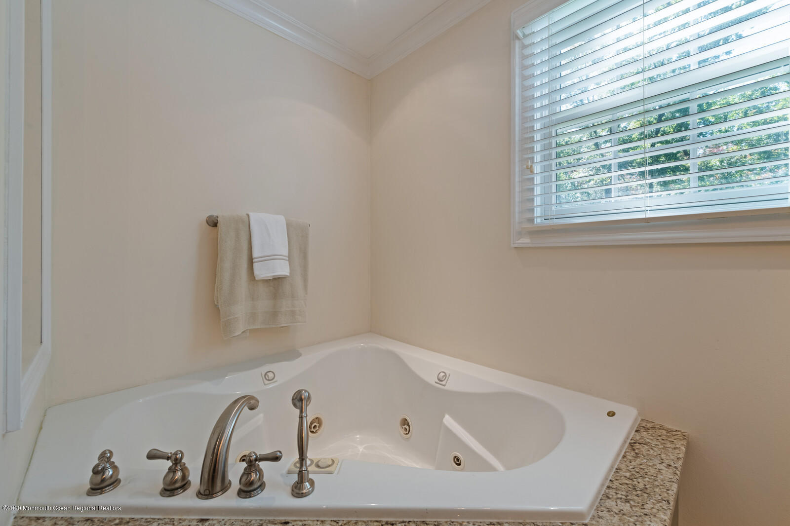 2073 Bustleton Road Burlington, NJ 08016 - Photo 28 of 31 28_27Bathroom_mls