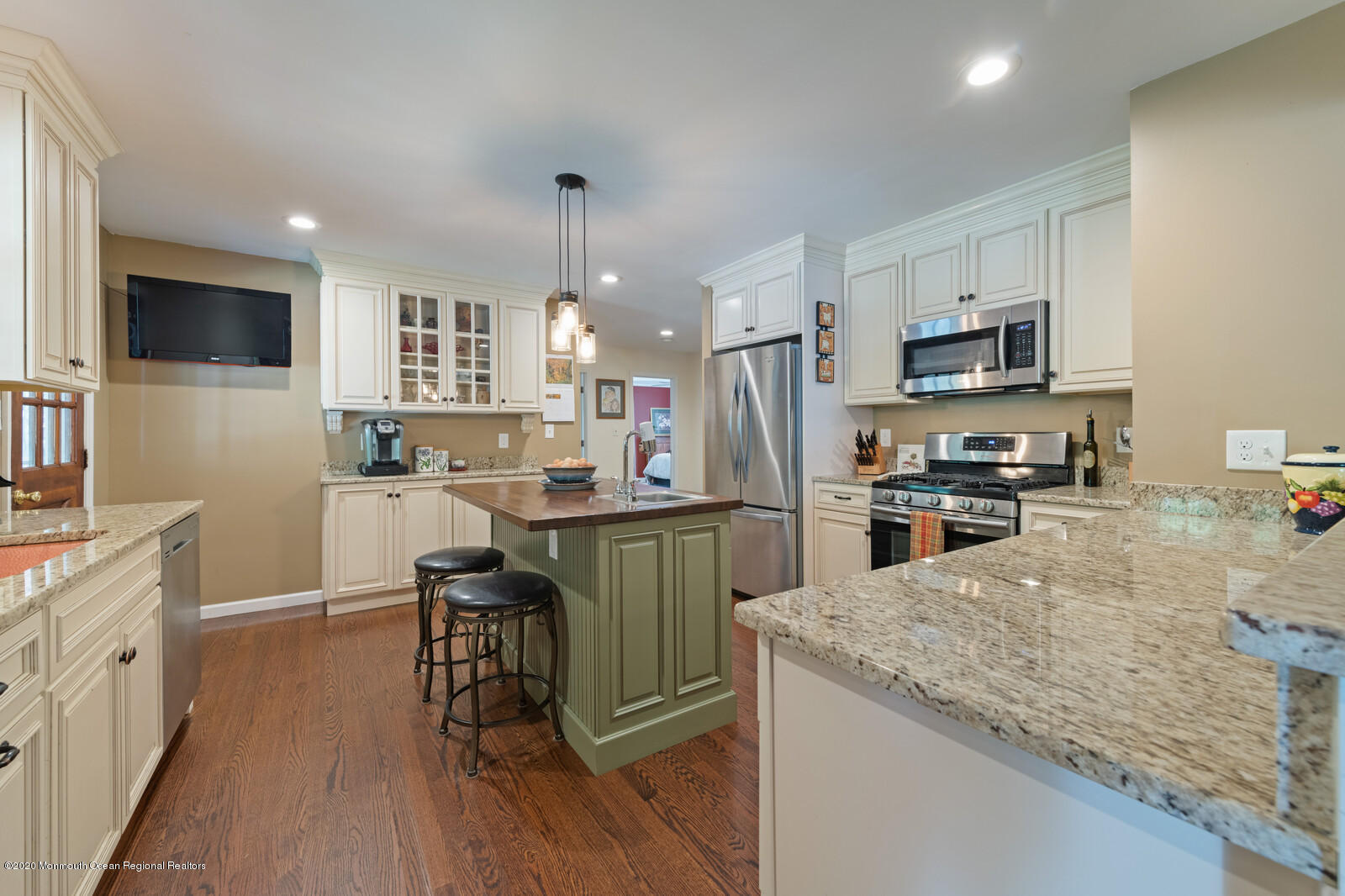 2073 Bustleton Road Burlington, NJ 08016 - Photo 9 of 31 09_08Kitchen_mls