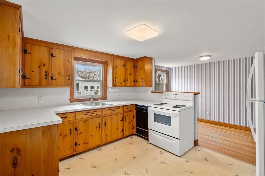 79 Quinn Road Lynn, MA 01904 - Photo 9 of 33 Gallery Image 9
