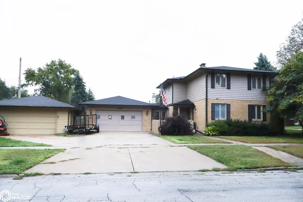 $349,000 | 1408 Grove Street, Webster City, IA 50595