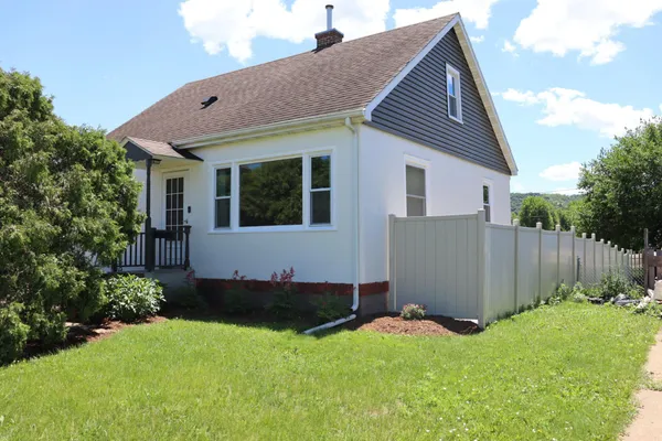 $249,900 | 865 Gilmore Avenue, Winona, MN 55987