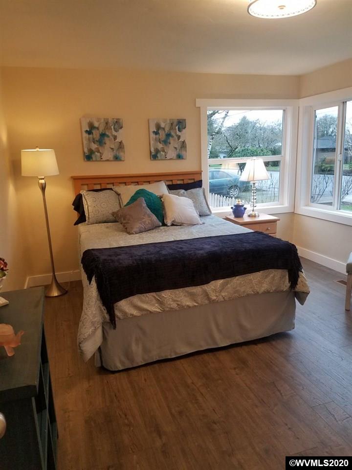 640 Southwest Hayter Street Dallas, OR 97338 - Photo 9 of 19 Gallery Image 9