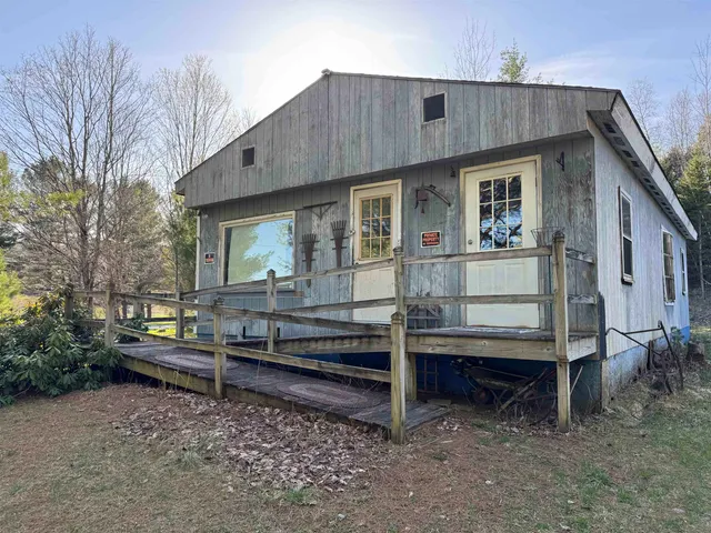 $229,000 | 19 Melody Lane, Johnson, VT 05656