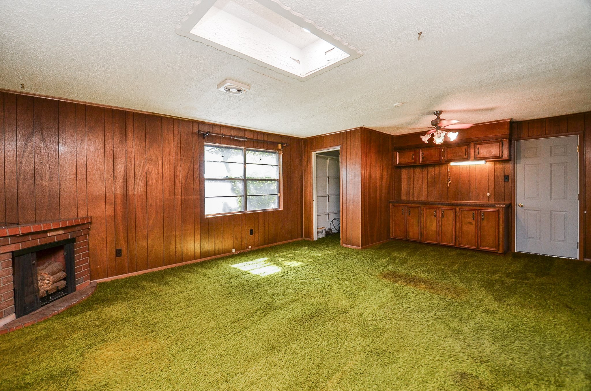 3207 Hamm Road Pearland, TX 77581 - Photo 23 of 33 Office/shop adjacent to the garage.