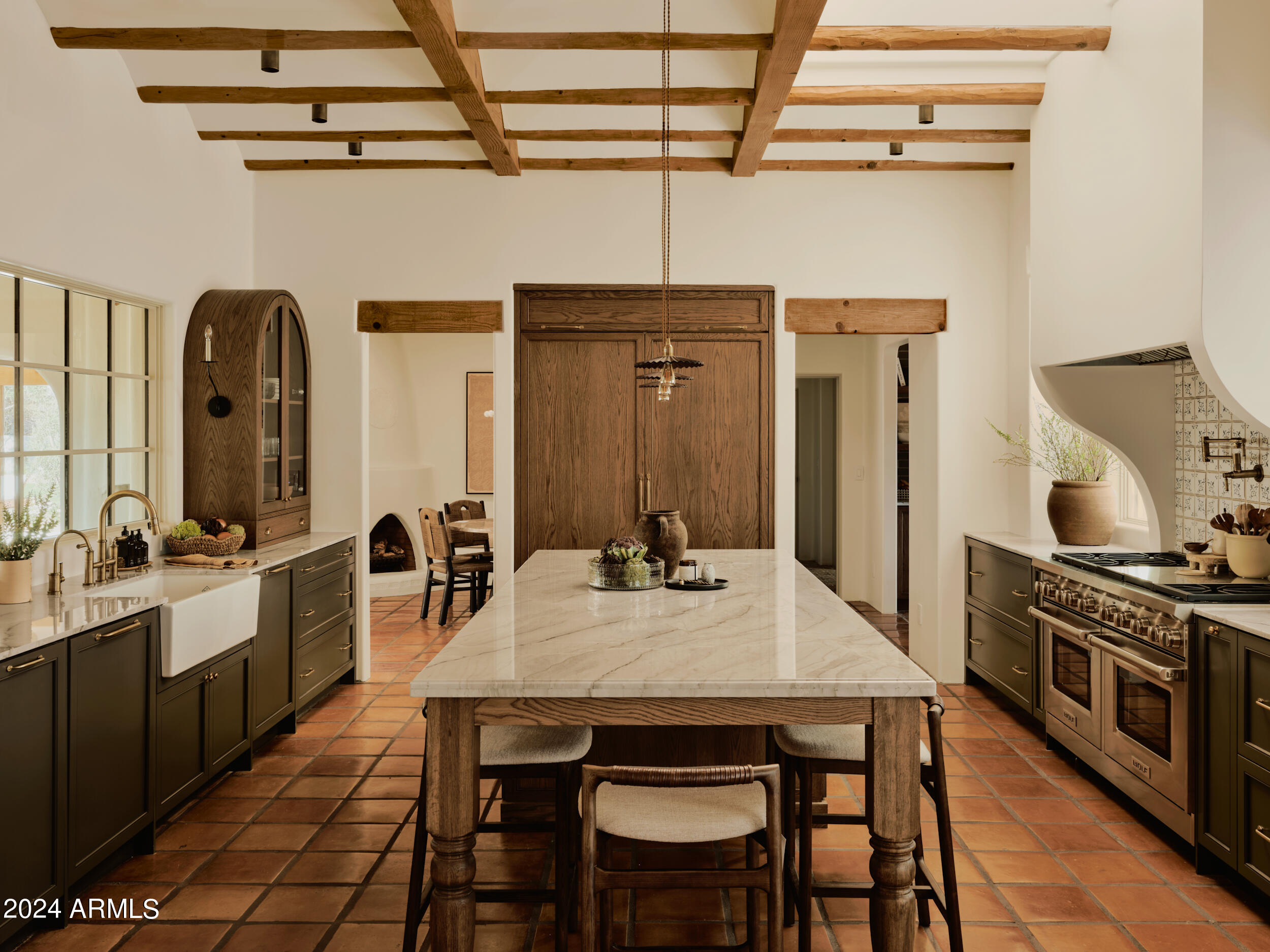 9015 Morning Glory Road Paradise Valley, AZ 85253 - Photo 19 of 33 KITCHEN