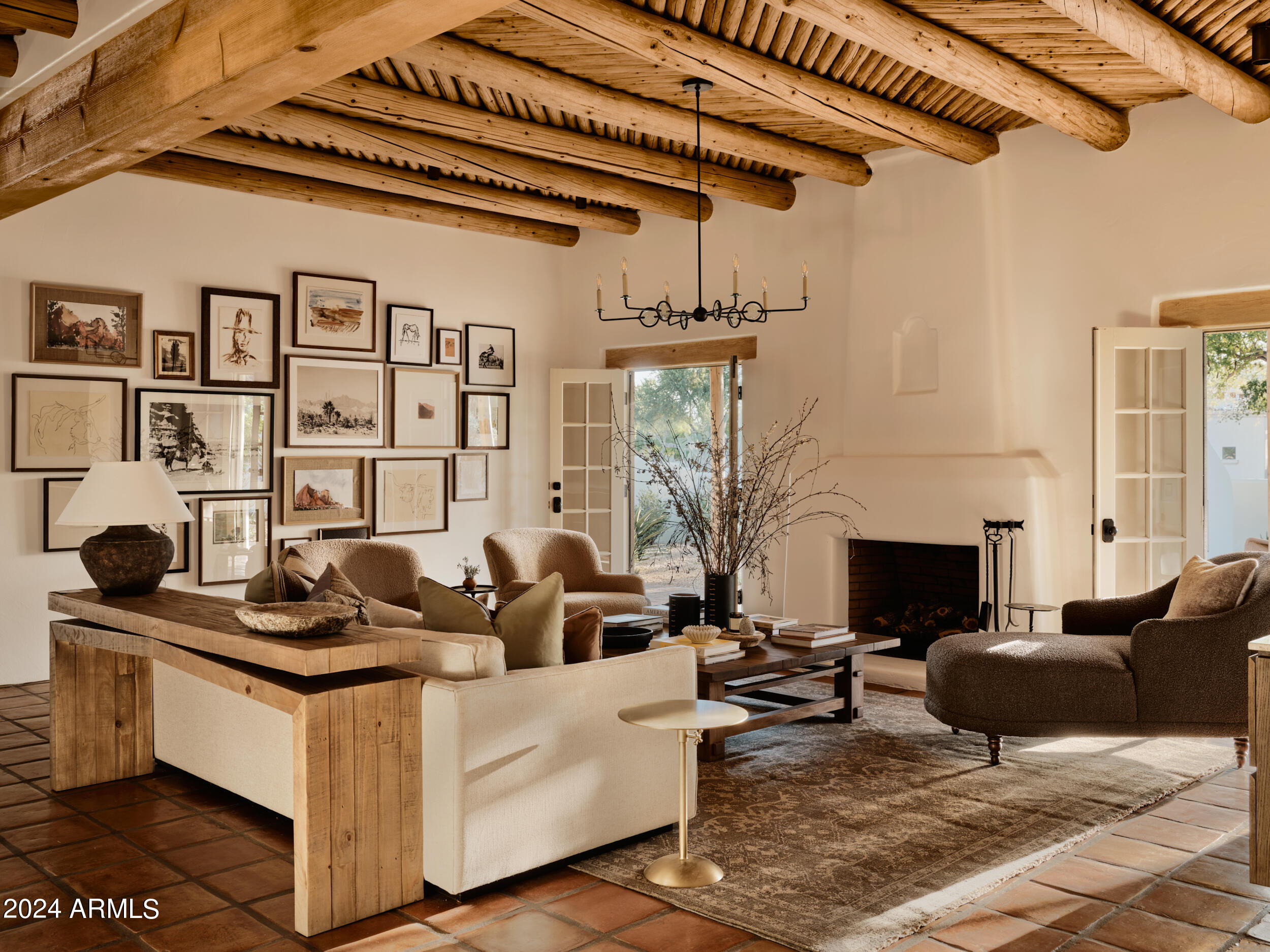 9015 Morning Glory Road Paradise Valley, AZ 85253 - Photo 2 of 33 LIVING