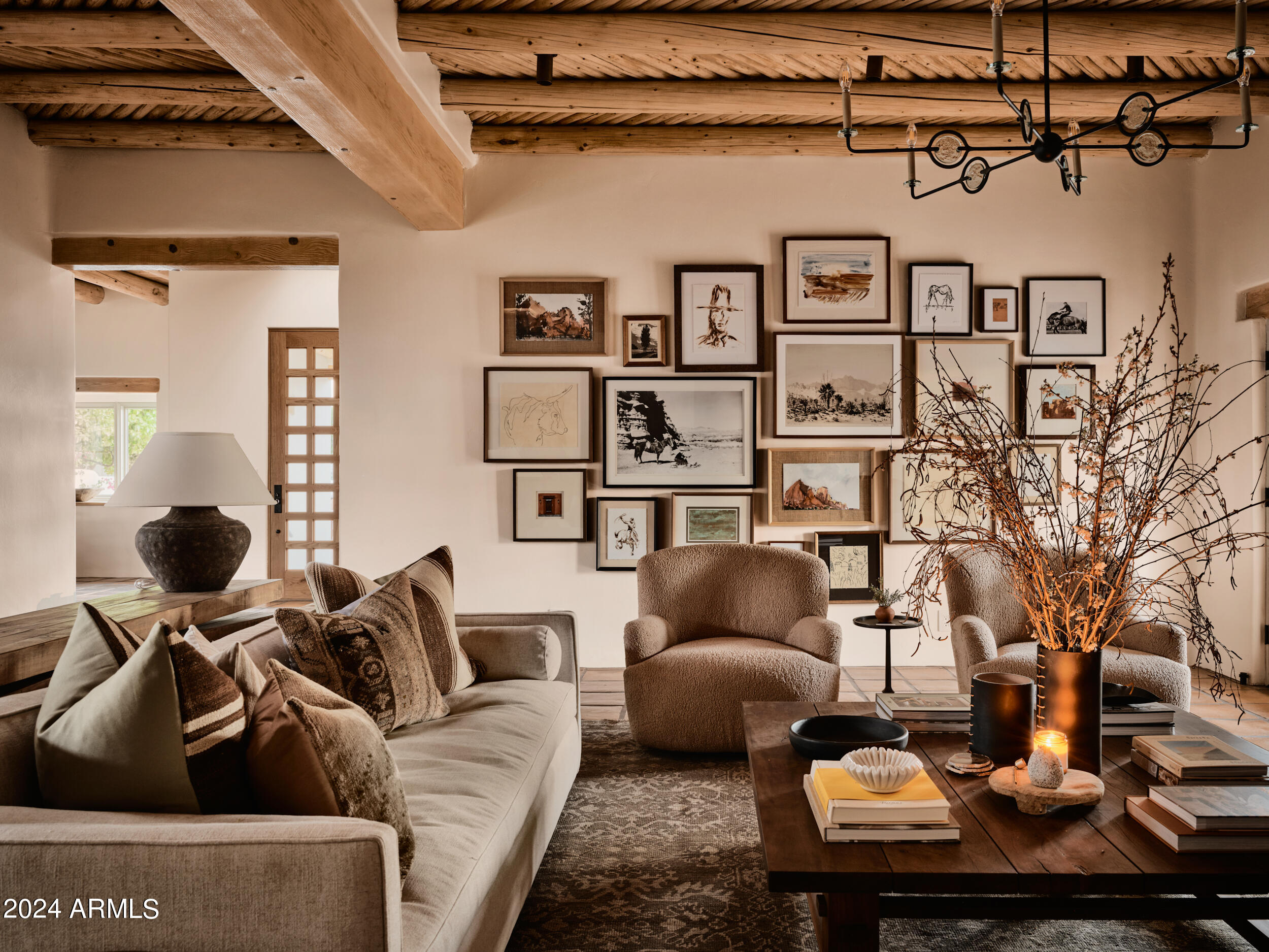 9015 Morning Glory Road Paradise Valley, AZ 85253 - Photo 23 of 33 LIVING ROOM