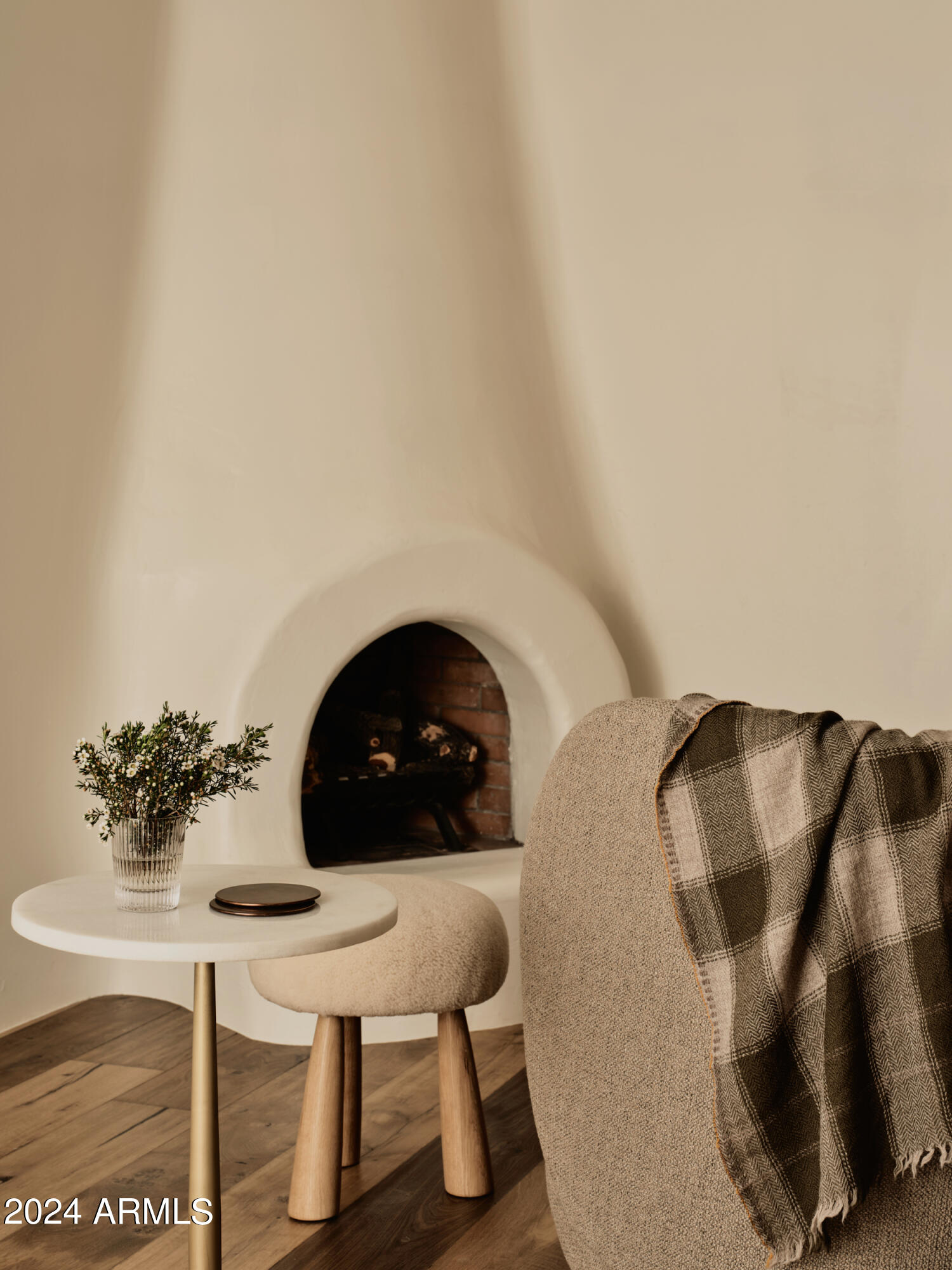 9015 Morning Glory Road Paradise Valley, AZ 85253 - Photo 24 of 33 MASTER SITTING