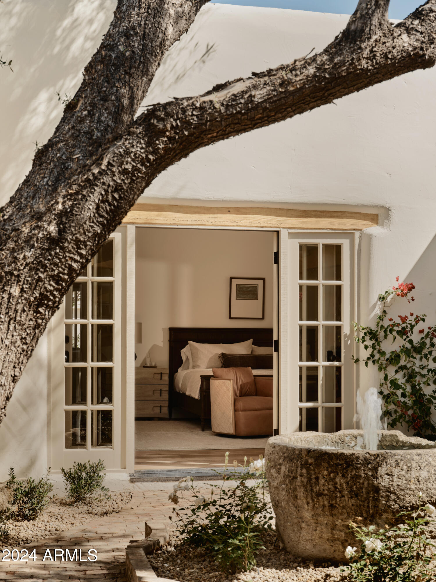 9015 Morning Glory Road Paradise Valley, AZ 85253 - Photo 7 of 33 COURTYARD BACK