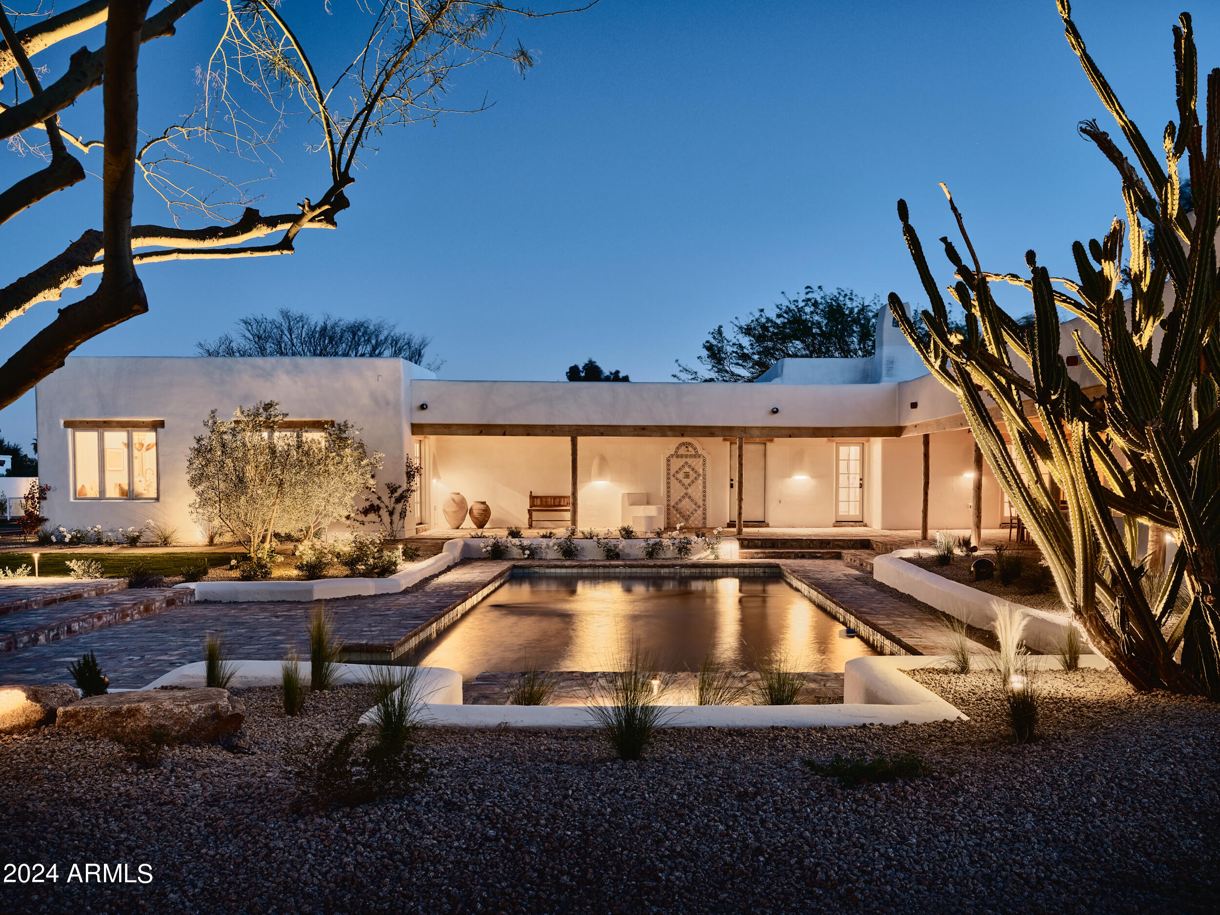9015 Morning Glory Road Paradise Valley, AZ 85253 - Photo 9 of 33 BACKYARD/POOL