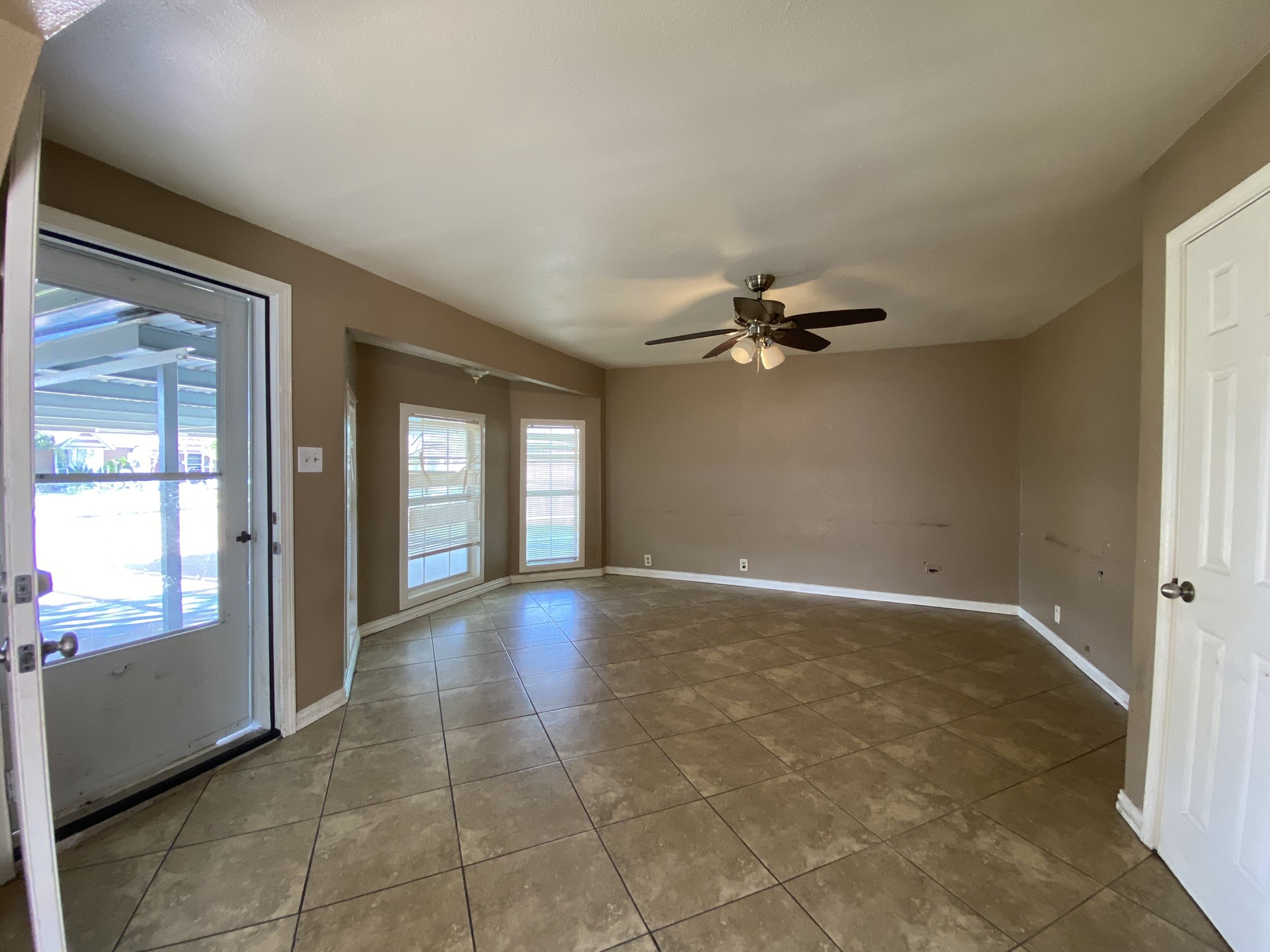3013 Fern Street Pasadena, TX 77503 - Photo 14 of 23 Living room with bay window