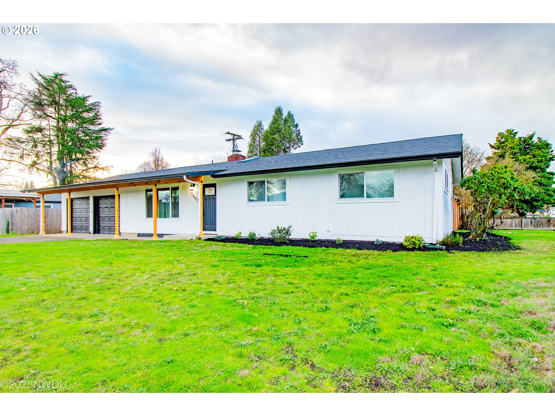 1682 Hemlock Street Eugene, OR 97404 - Photo 13 of 48