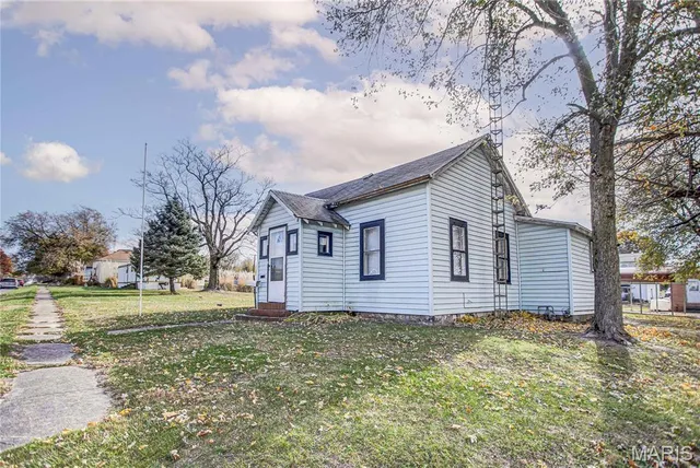 $60,000 | 338 West Rowe Street, Roodhouse, IL 62082